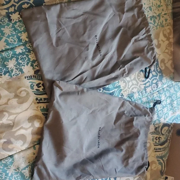 Brand new Balenciaga Black pool slide - Picture 5 of 7